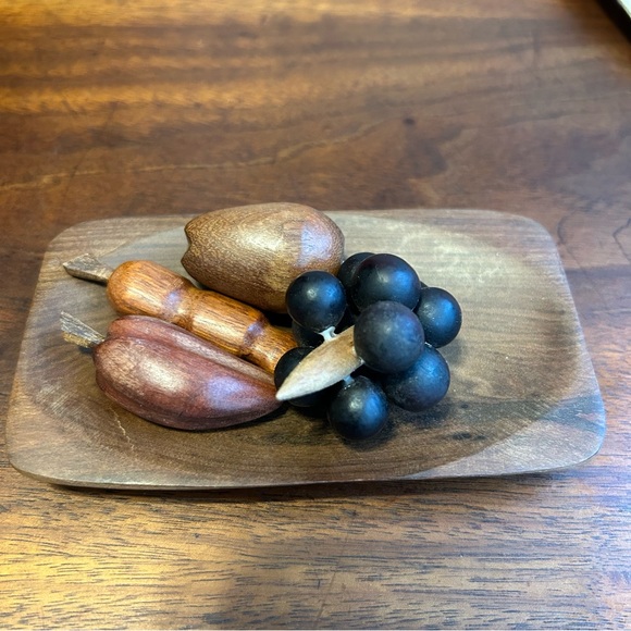 MCM plate and miniature fruit and veggies decor - Picture 2 of 5